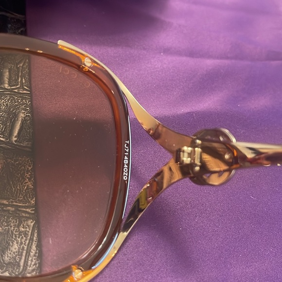 Gucci Havana #GG0226S Sunglasses with Gold Logo GG on side with Gold Frame - Picture 4 of 12